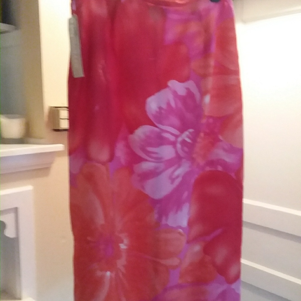 New lined floral skirt by Versailles of New York